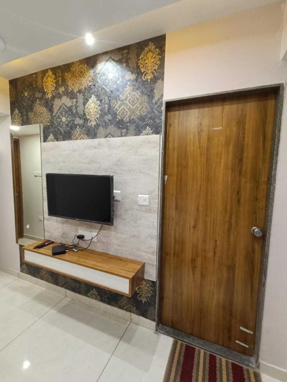 Hotel Rk Icon Ahmedabad Exterior foto