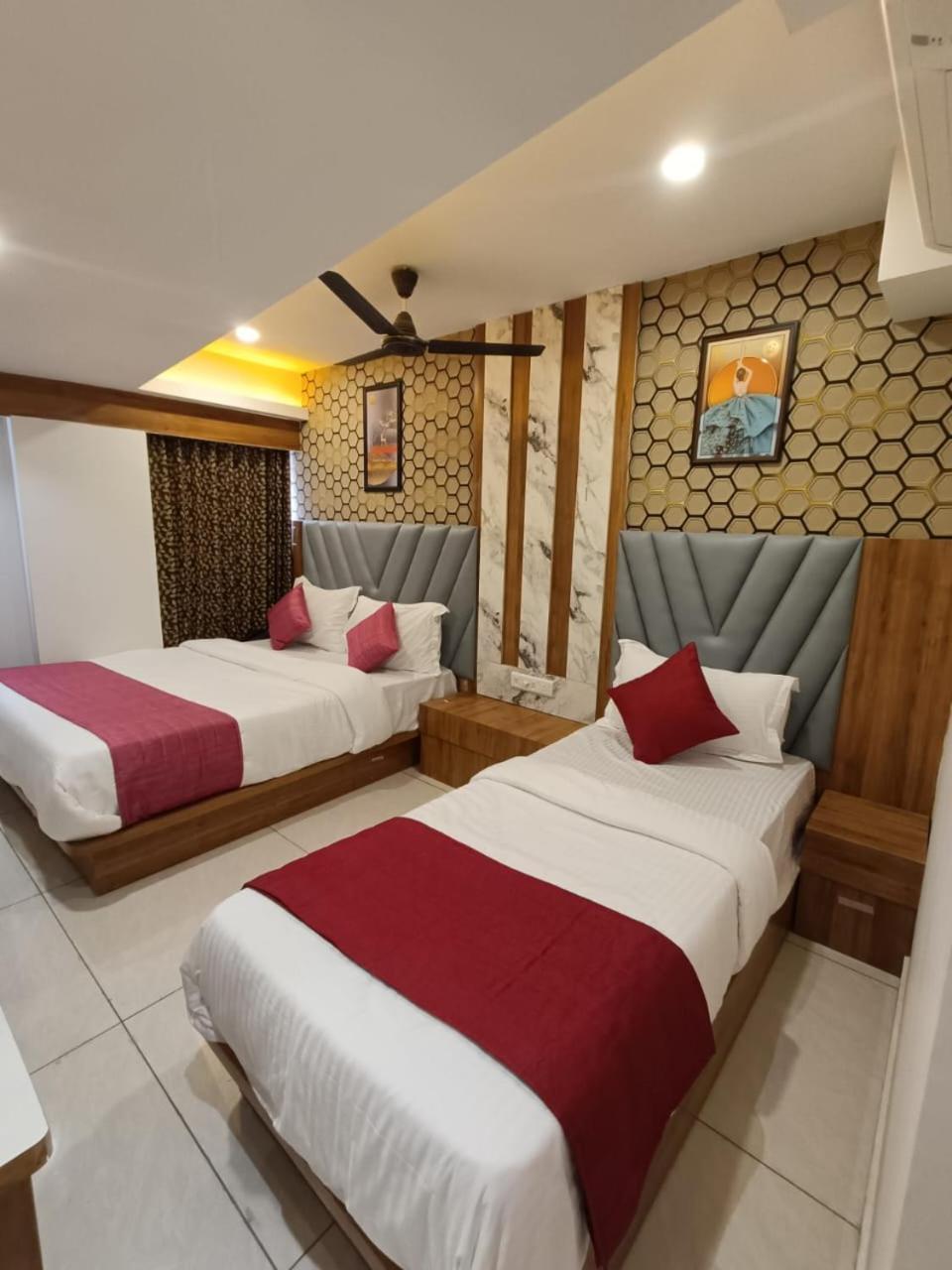 Hotel Rk Icon Ahmedabad Exterior foto